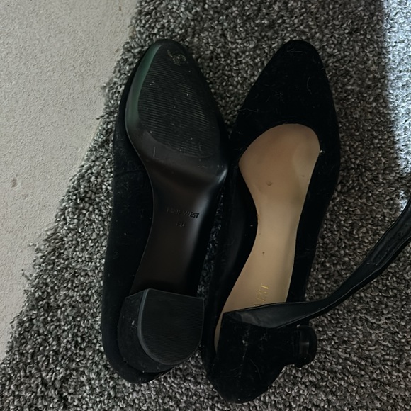 Nine West small chunky heels - Picture 3 of 3